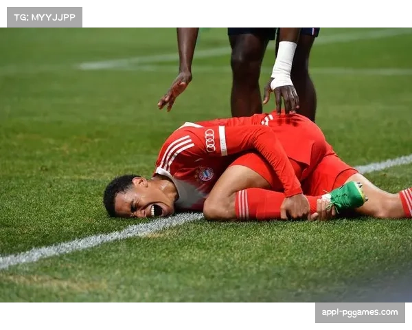 拜仁仅后卫拉斐尔·格雷罗一人伤缺，阵容相对法兰克福更为完整